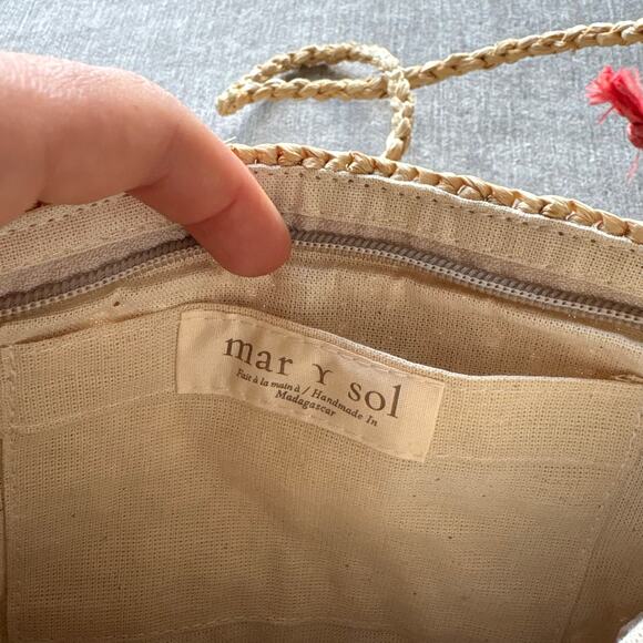 Mar y Sol Crossbody Rattan Bag - Picture 3 of 5